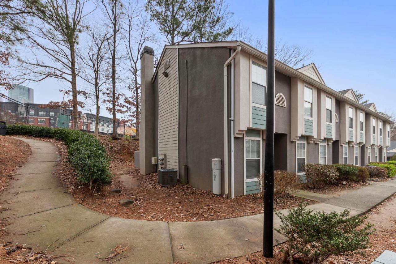 Truist Park Comfort Stays Atlanta Bagian luar foto