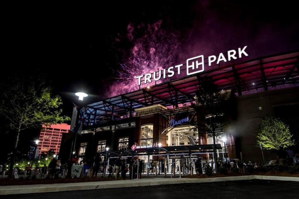 Truist Park Comfort Stays Atlanta Bagian luar foto